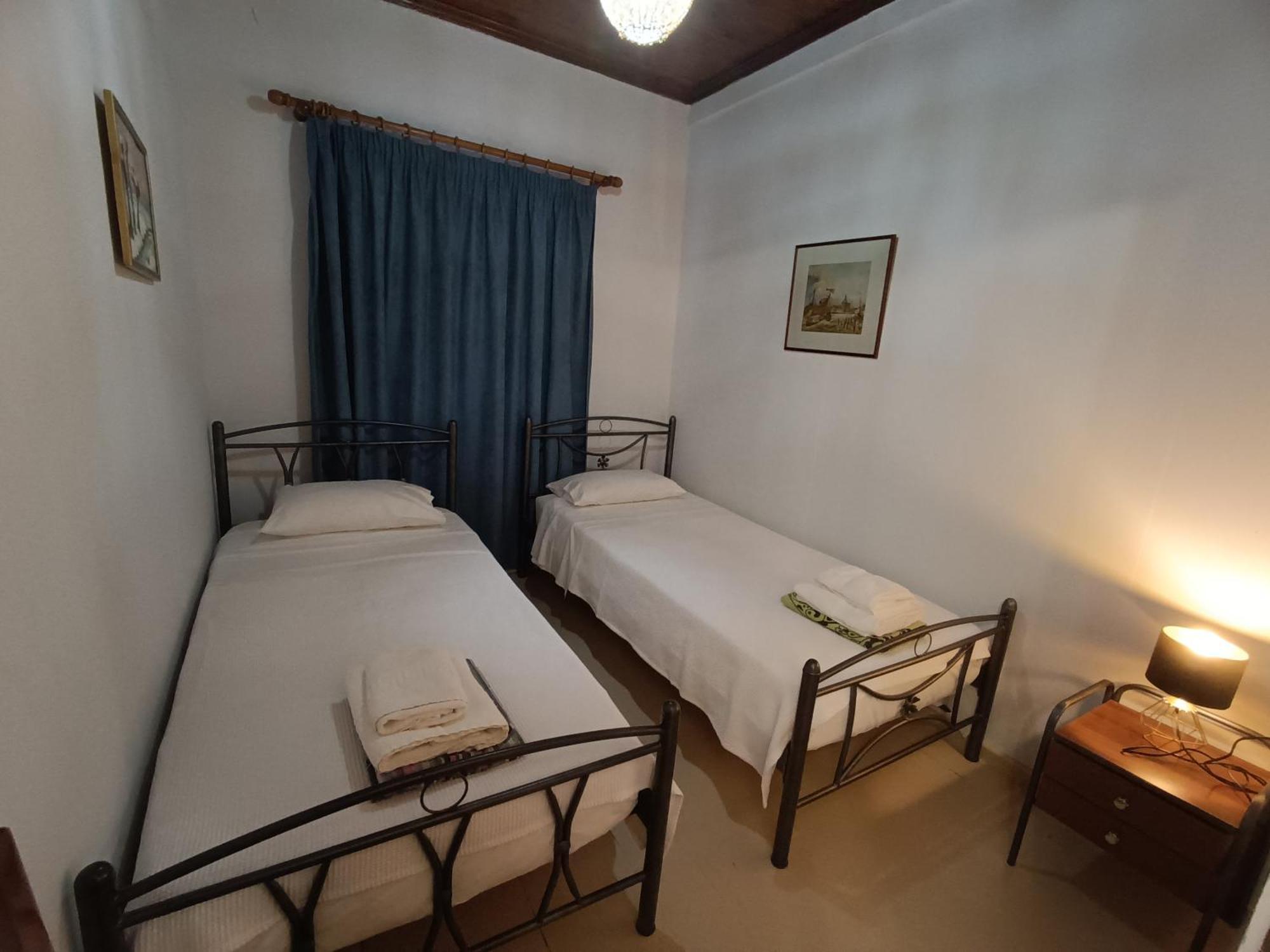 Rodomelo House With Terrace - 4 Bedrooms Leonidio Exterior photo